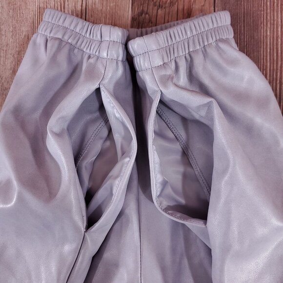 NWT Anthropologie Avec Les Filles Womens Size Large Faux Leather Shorts Lavender - Picture 7 of 13